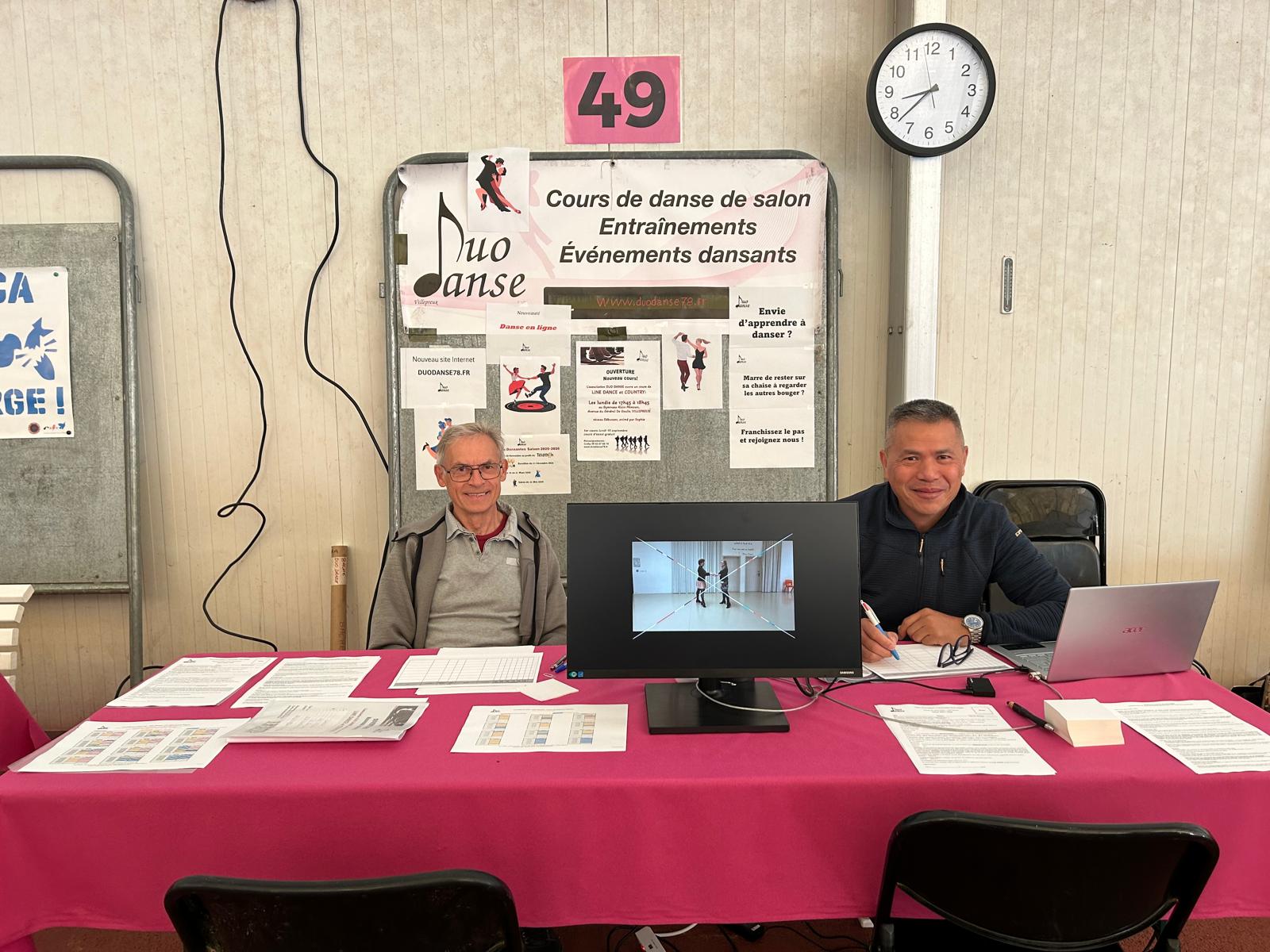 Le stand Duo Danse au forum des associations de Villepreux le 6 septembre 2025